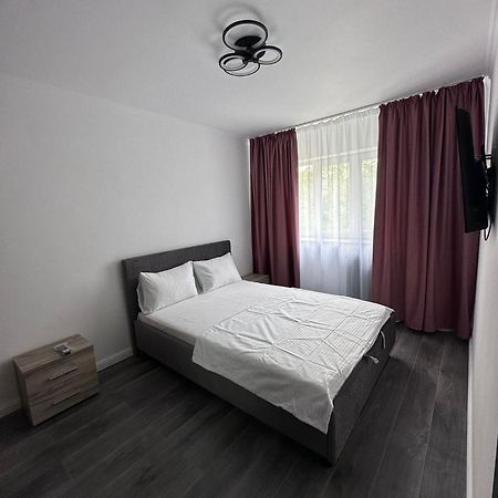 Apartament 3 Camere Trapezului Bukarest Kültér fotó